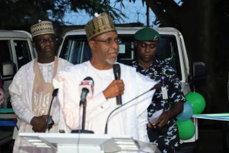 Environment Minister Hands Over Vehicles to National Park Service, Says ACReSAL Key to Building Community Resilience MediaageNG Nigeria's Minister of Environment on Friday handed over ranger vehicles to the National Park Service, while describing the 'tremendous strides' made by the Agro-Climatic Resilience in Semi-Arid Landscapes (ACReSAL) as key to building community resilience and increasing sustainable landscape management practices.