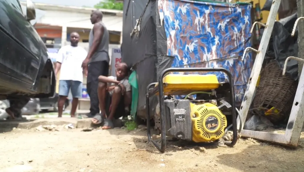 Living with Nigeria's Blackouts - Six weeks, No Power MediaageNG The reception is poorly lit and a small fan barely moves the humid air as staff at Chidinma Emeneka’s laundry service in Nigeria’s commercial capital, Lagos, wait for the generator to kick in.