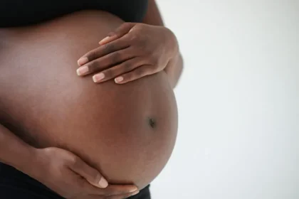 Nigeria Promises Free C-Sections for 'Poor Vulnerable' Women MediaageNG Free emergency Caesarean sections will be made available to "poor and vulnerable" women in an ambitious plan to bring down the high number of mothers dying in childbirth, according to the Nigerian government.