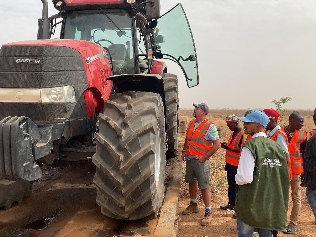 MediaageNG FAO Begins Training For ACReSAL Officials On Land Preparation Utilizing Delfino Plough The Food and Agriculture Organization (FAO) recently commenced a field-level training program for ACReSAL officials, with the focus on land preparation, using the Delfino plough.