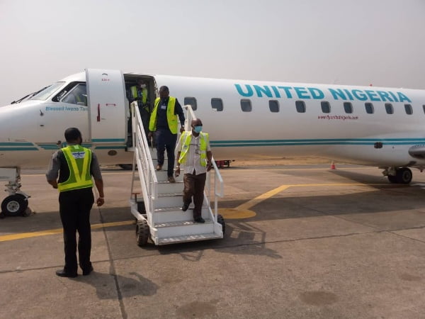 Nigeria Airline Sorry For 'Wrong' Airport Landing MediaageNG A Nigerian airline has apologised for a "misunderstanding" after passengers were told they had arrived at their destination, Abuja, when they had in fact landed more than 450km (280 miles) away in another city, Asaba.