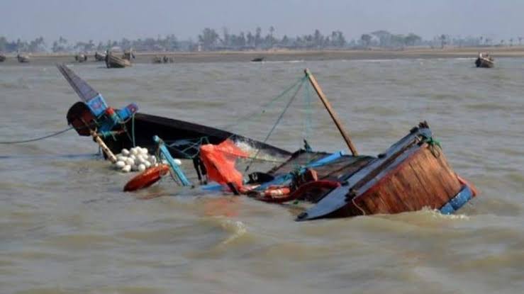 Rescue Efforts Ongoing After Boat Capsizes MediaageNG Kebbi - Mediaage NG News - Rescue efforts are ongoing in Nigeria’s north-western Kebbi state after a passenger boat capsized on the River Niger.