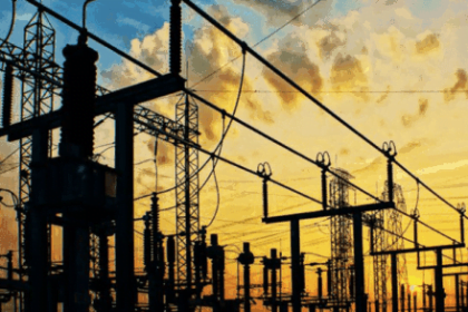 National Grid Collapses Again, Drops To 42.7 MW MediaageNG Benin - September 19 - Mediaage NG News - Nigeria’s national grid on Tuesday collapsed again, with power generation dropping from a peak of 3,594.60 megawatts (MW) at midnight to a meagre 42.7MW at midday.